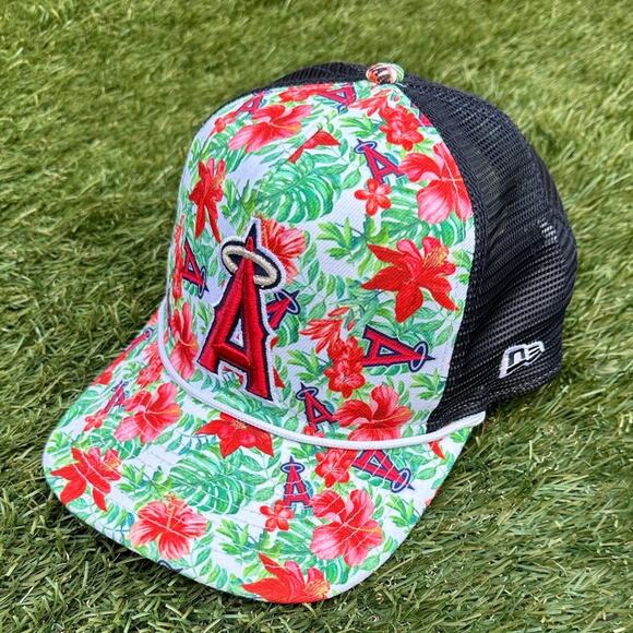 Los Angeles Angels New Era Tropic Floral Golfer Lightly Structured Snapback Hat - Picture 1 of 9